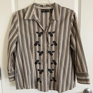 Women's Blouse with Attractive Embroidery